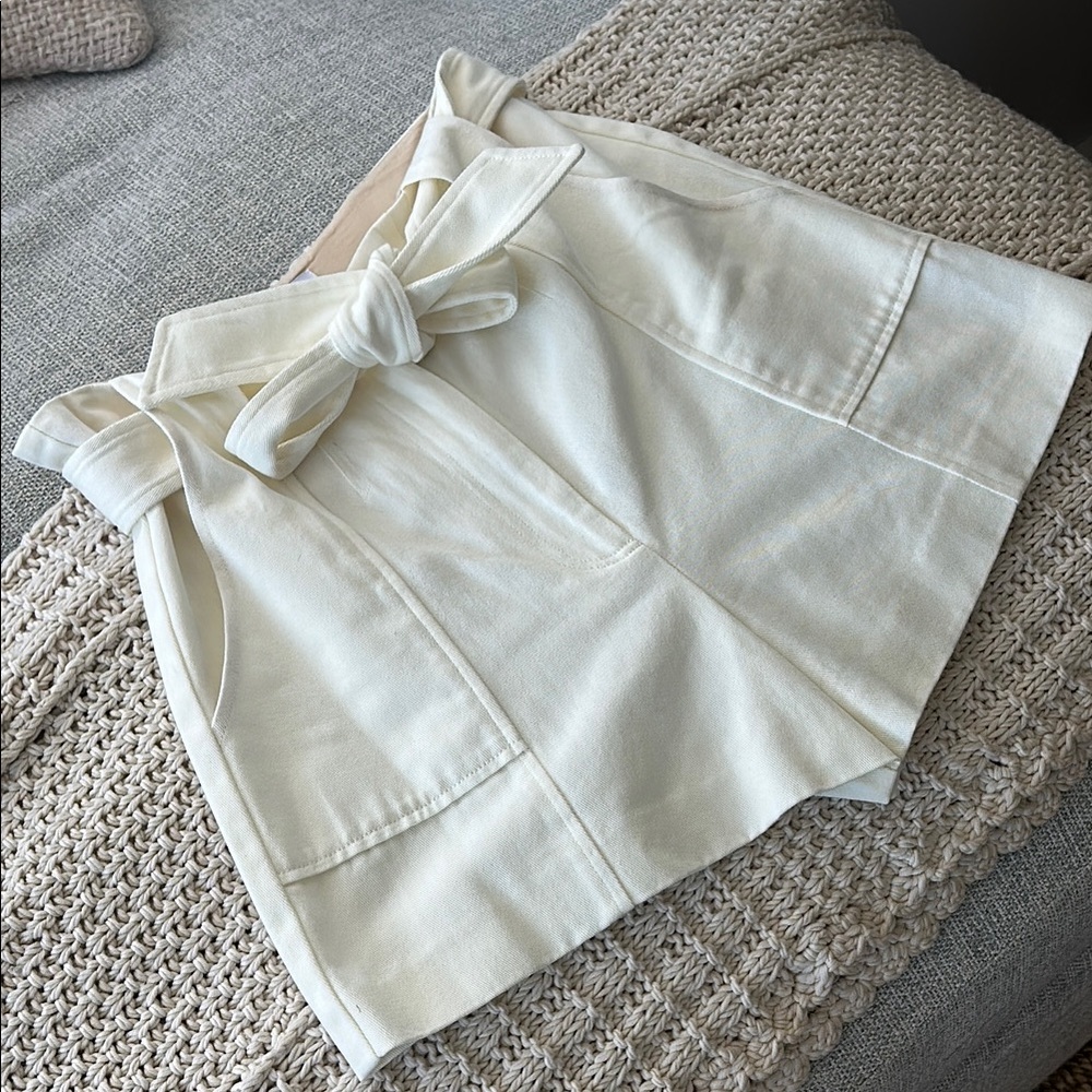 Intermix Cream Bow-Tie Shorts